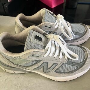 New balance 990V5. Women’s size 7.